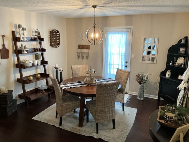 Building Photo - 2157 Watertown Pl