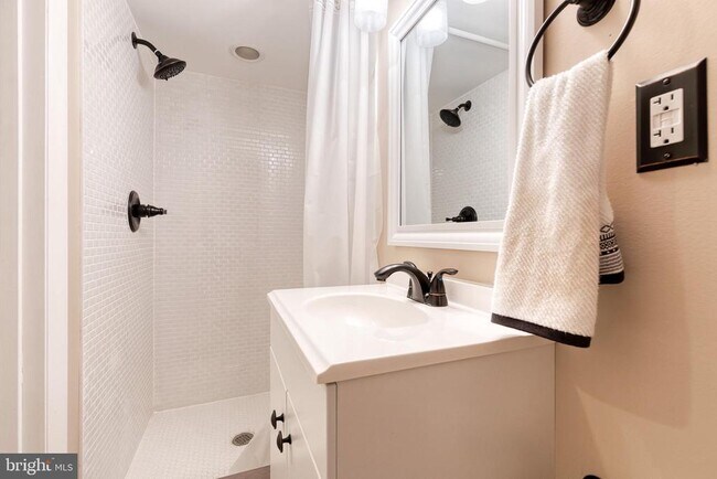 Building Photo - 4011 Evans Chapel Rd