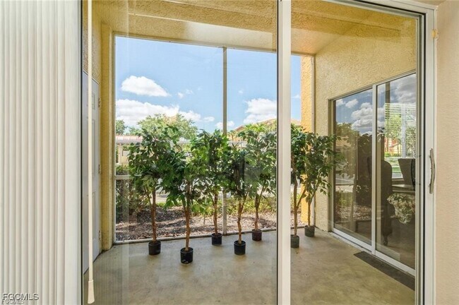 Building Photo - 6461 Aragon Way