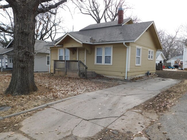 Building Photo - Great 2 bedroom/1 bath home in El Dorado!