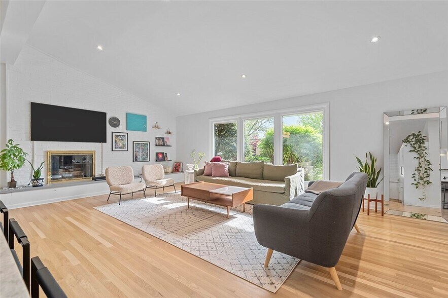 Building Photo - 1140 Folkstone Dr