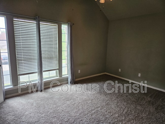 Building Photo - 5107 High Bank Dr