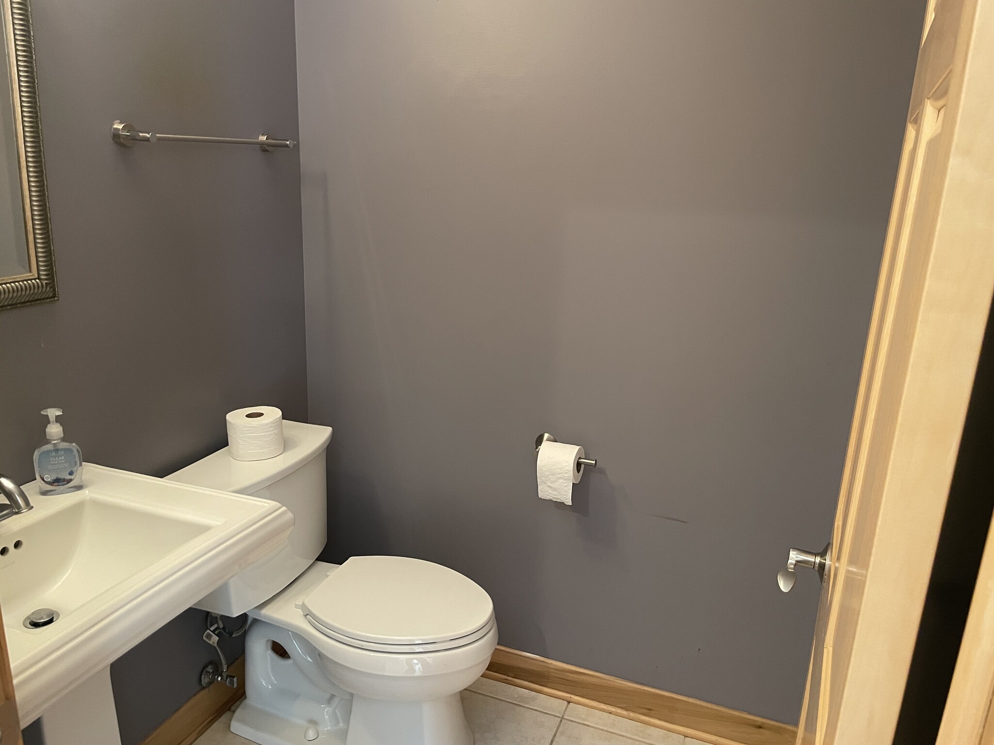 Building Photo - 3169 Pleasant St