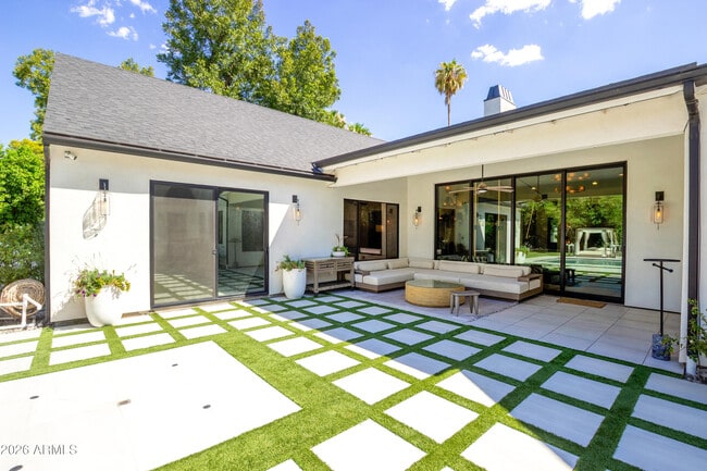 Building Photo - 2912 E Pierson St