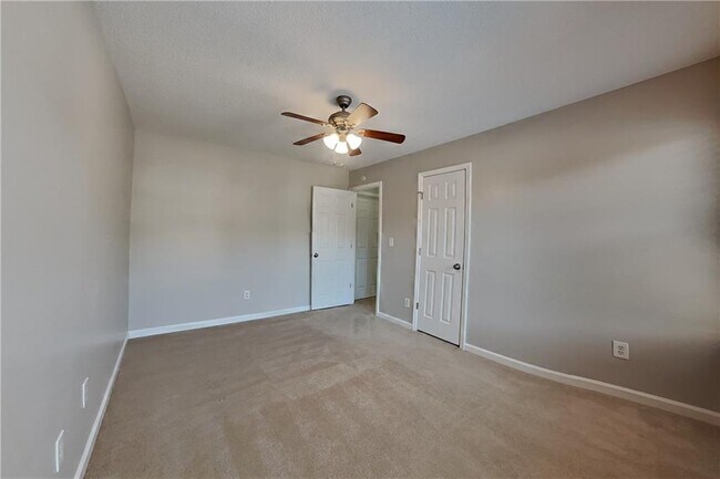 Building Photo - 426 Lily Shoals Ln