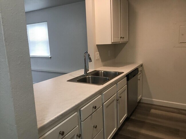 Building Photo - 7 Diego Ct