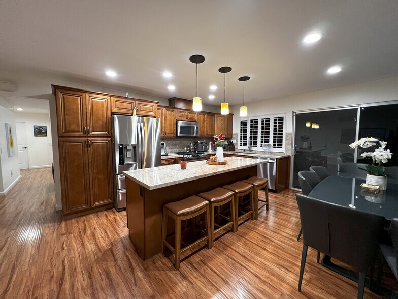 Building Photo - 18411 Algiers St