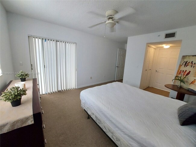 Building Photo - 2640 S University Dr