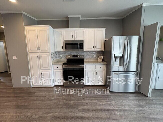 Building Photo - 712 Choo Choo Ln