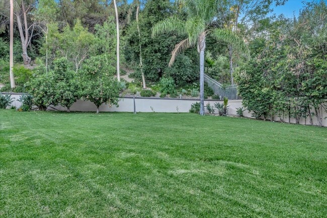 Building Photo - 25644 Queenscliff Ct