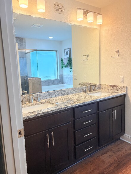 Building Photo - 2315 Bergren Rd