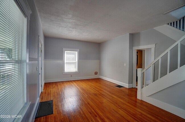 Building Photo - 961 S West St