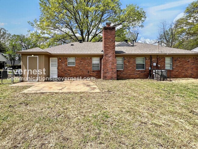 Building Photo - 3-Bedroom Home with Fenced Yard & Carport / Pet-Friendly / Coming Soon!