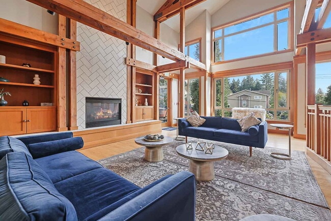 Building Photo - Pinnacle Sonata