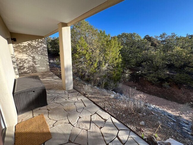 Building Photo - 772 Viento Cir