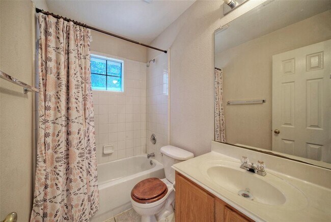 Building Photo - 601 Indian Run Dr