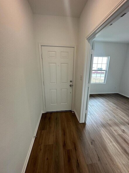 Building Photo - 229 Sonterra Dr