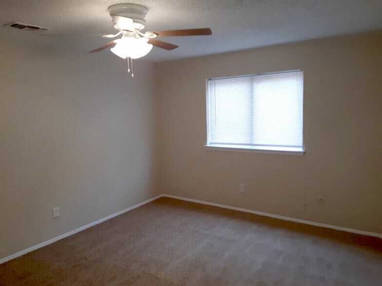 Building Photo - 6048 Judy Dr