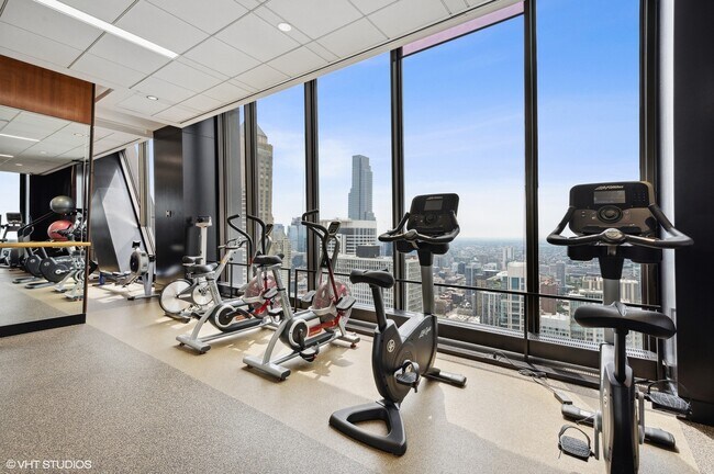 Building Photo - 175 E Delaware Pl