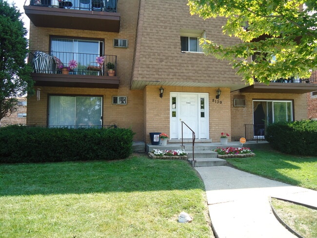 Primary Photo - 8139 83rd Pl