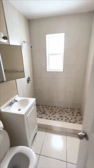 Primary Photo - 2165 NW 23rd St