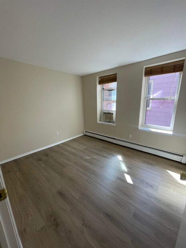 Building Photo - 787 Summit Ave