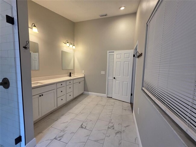 Building Photo - 2371 Piedmont Lakes Blvd