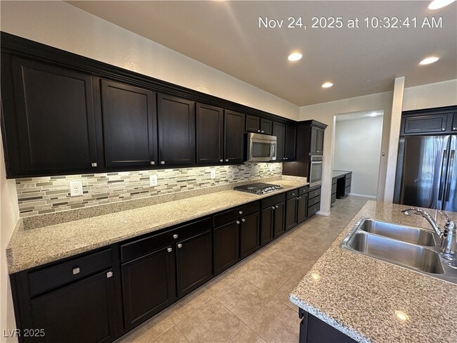 Building Photo - 1000 Via Stellato St