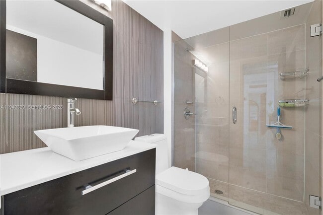 Building Photo - 3140 S Ocean Dr