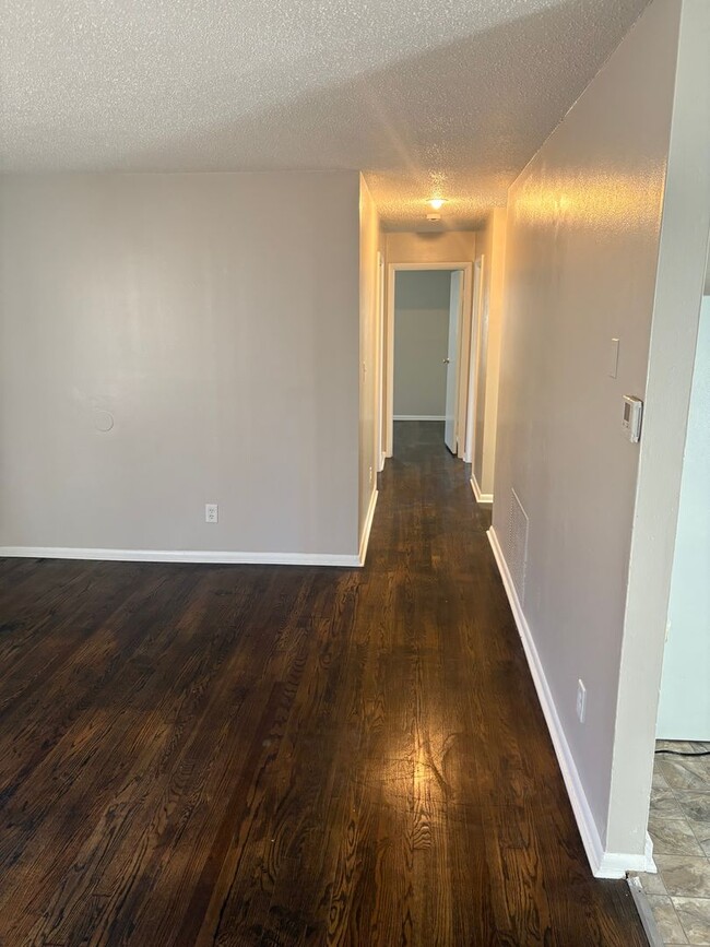 Building Photo - Large 3 bedroom house available