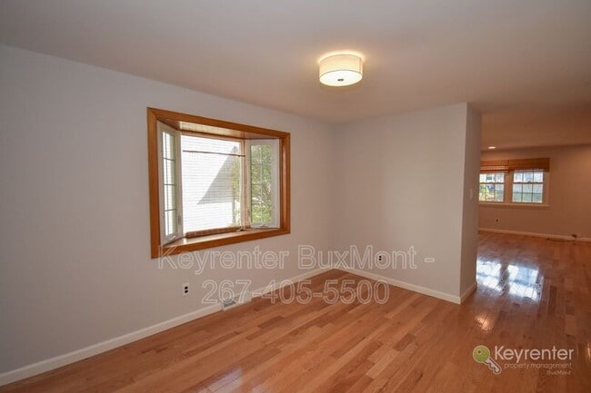 Building Photo - 5 Sandy Ridge Dr