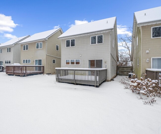 Building Photo - 905 Wildt St