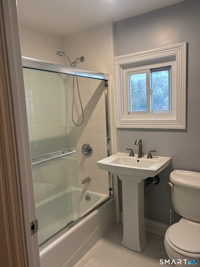 Building Photo - 45 Mead Ave