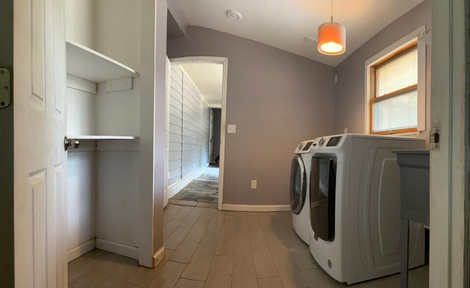 Laundry with plenty of storage - 340 Woodlawn Pike