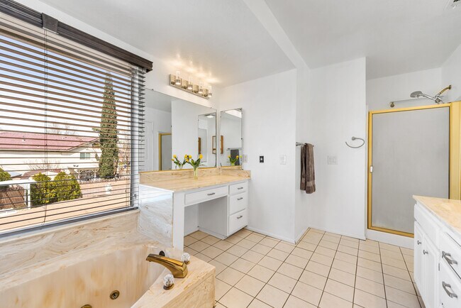 Building Photo - 42851 Lemonwood Dr