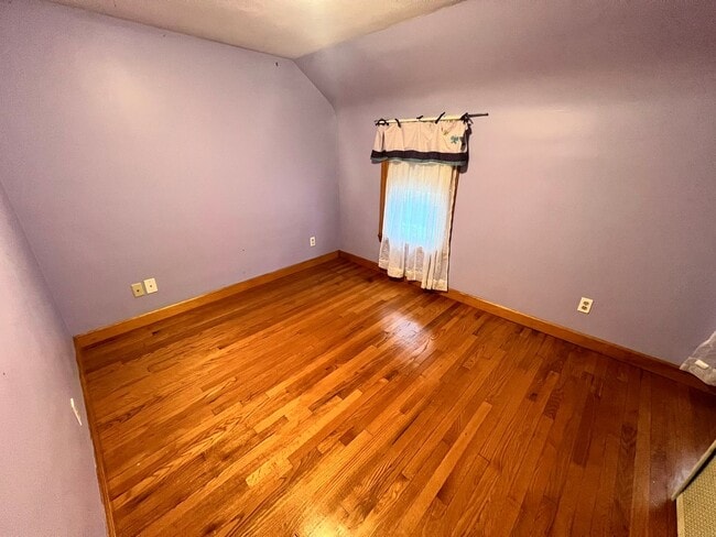 Building Photo - Beautiful, Single Family Colonial for Rent in Springfield!