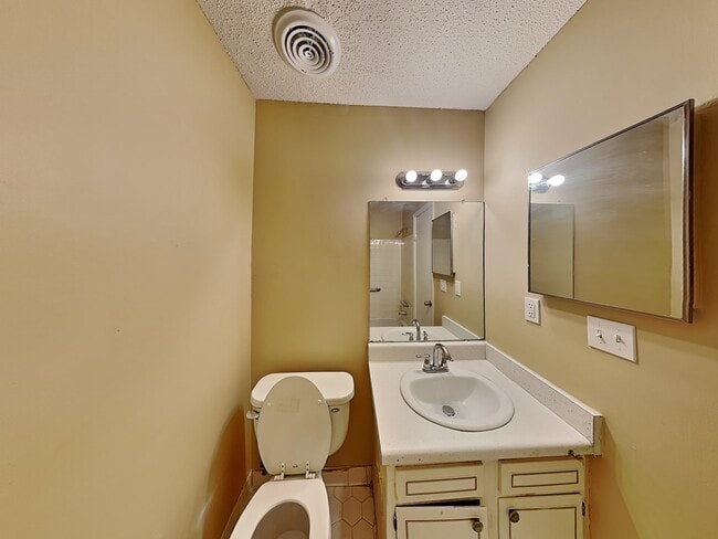 Building Photo - 5010 Penwood Cove