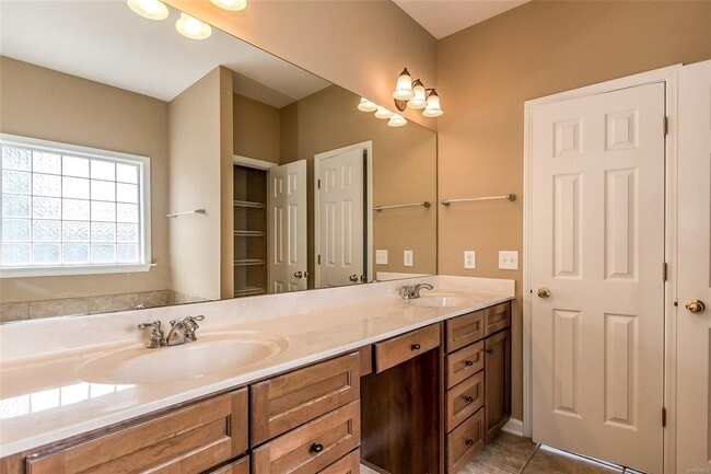 Building Photo - 9625 Helmsley Cir