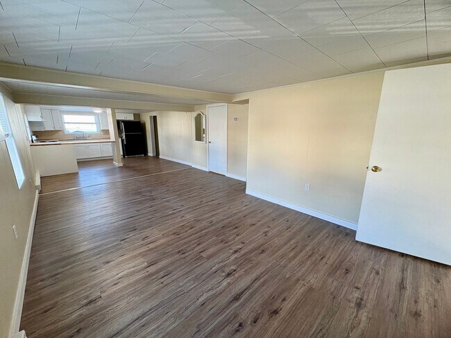 Building Photo - 165 N Hanover St