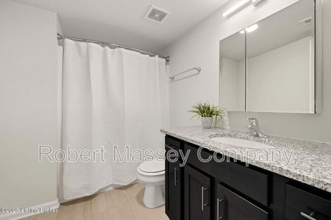 Building Photo - 2745 Grinstead Dr