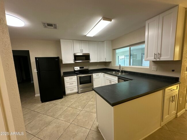 Building Photo - 4639 W Ruth Ave