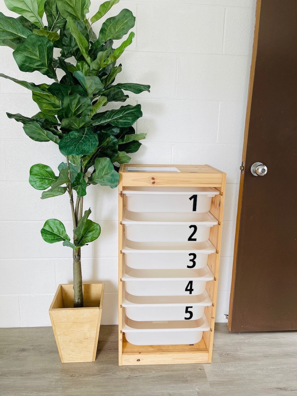 mail bins - 2864 Waialae Ave