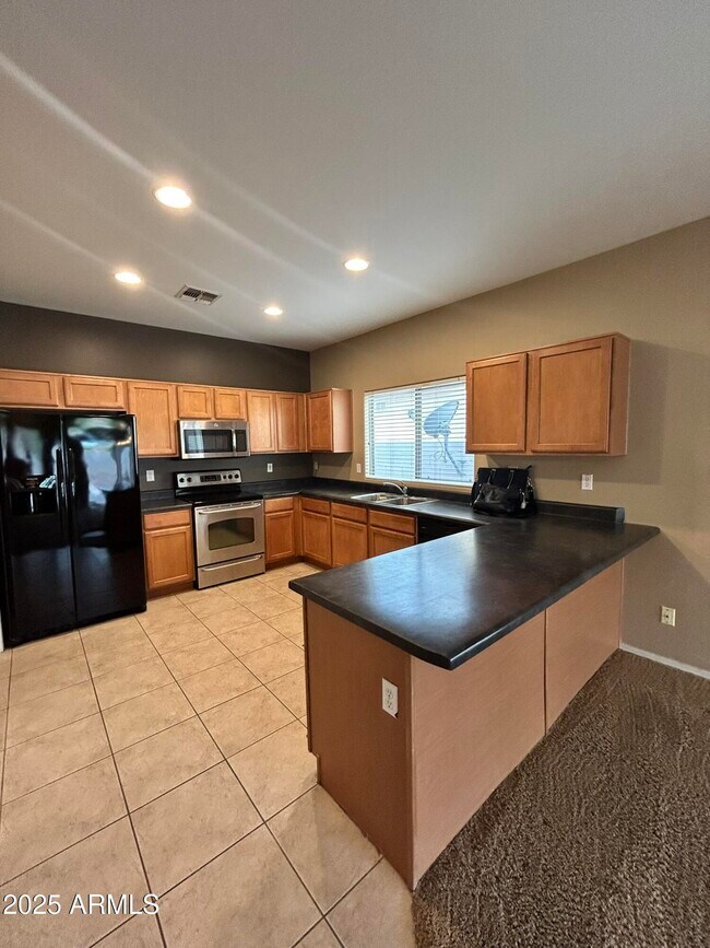 Building Photo - 45168 W Mescal Dr