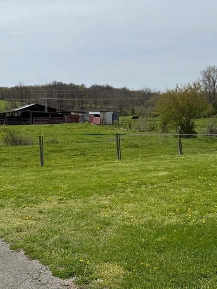 Building Photo - 129 Carr Rd