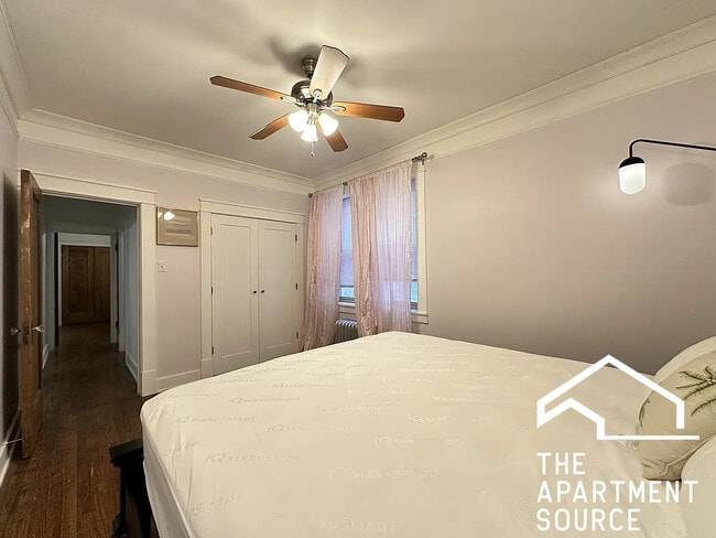 Building Photo - 5023 N Ridgeway Ave