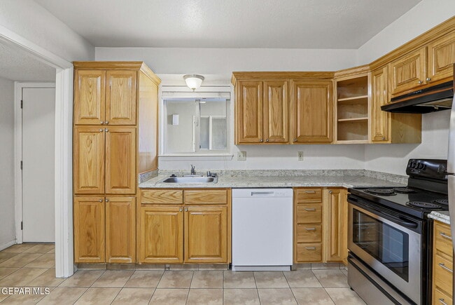 Building Photo - 4433 N Stanton St