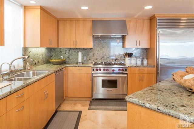 Building Photo - 3302 Ocean Dr