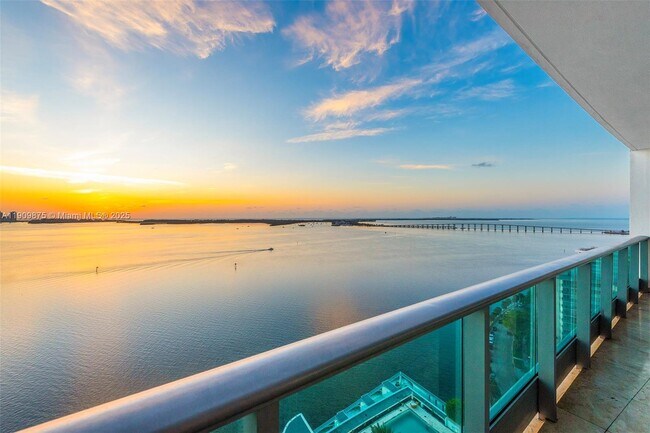 Building Photo - 1331 Brickell Bay Dr