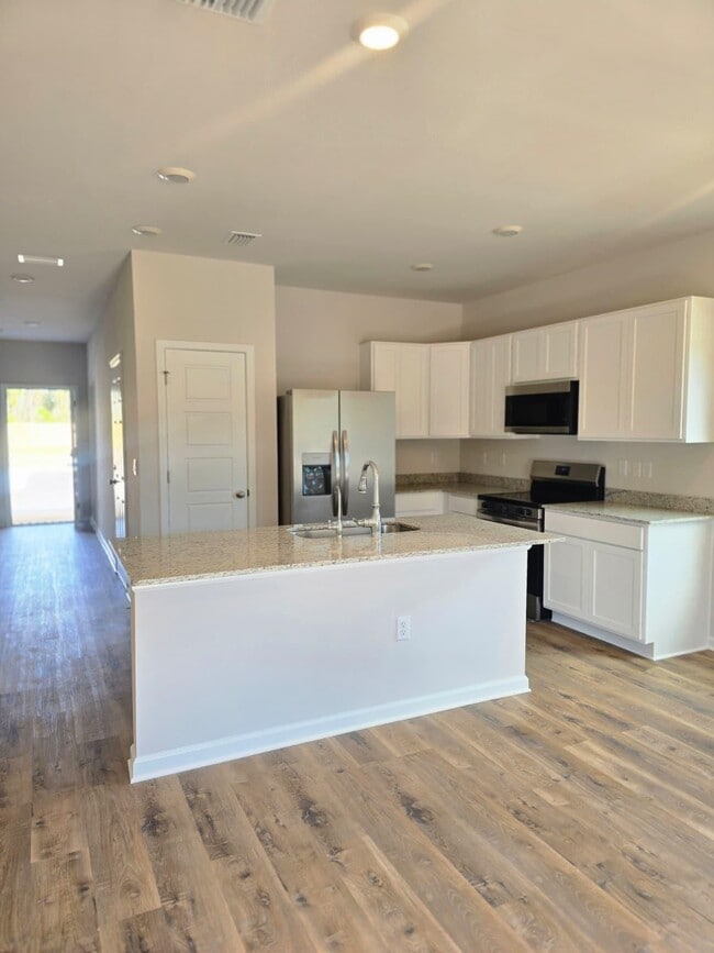 Building Photo - 190 Turpentine Dr