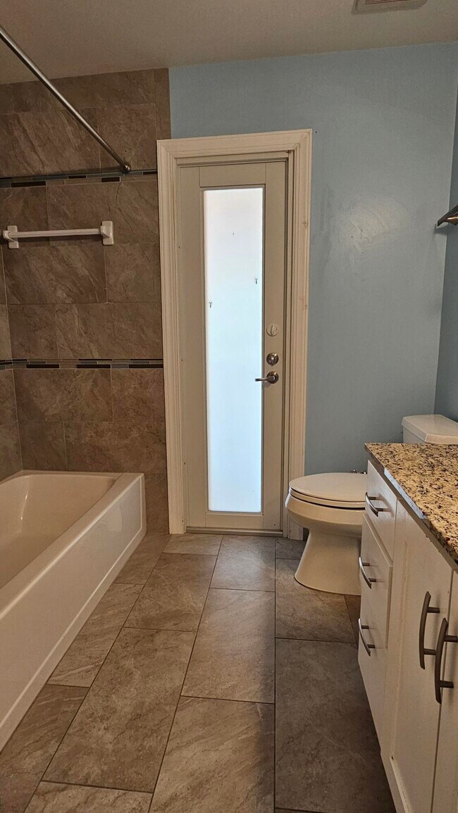 Building Photo - 12157 Sycamore Ln